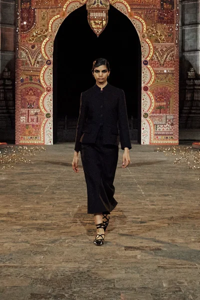 Look 7